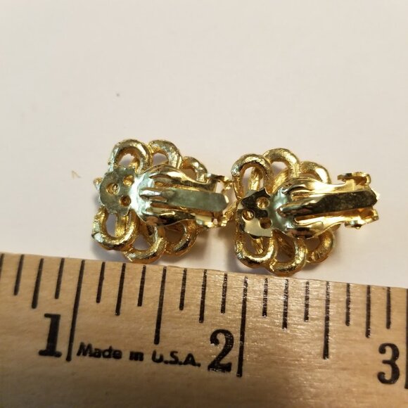 Vintage Gold Tone Rope Ribbon Clip On Earrings Retro Runway - Picture 7 of 8